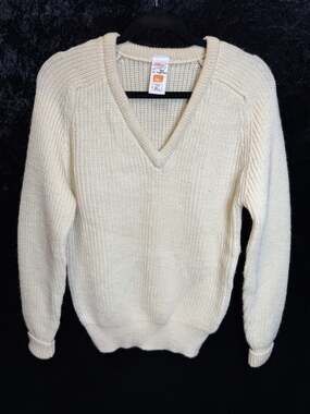 St Michael Pure British Wool V-Neck Sweater, Unisex Sz 36 US Men’s S/M Ribbed